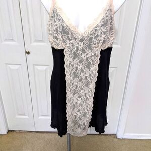 NWOT Hanky Panky Babydoll Nighty Black w/ Ivory Lace Inset